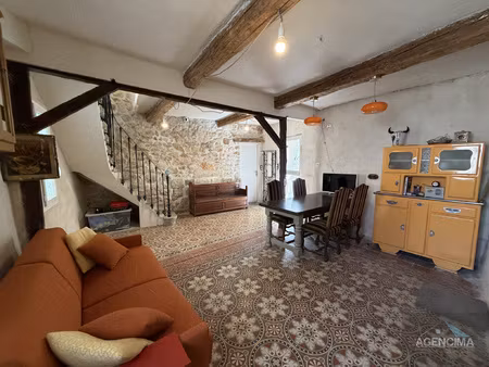 maison atypique unique avec cour centrale  dépendance et gar