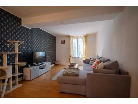 maison de bourg de 80m2 avec terrasse – maringues
