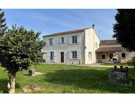 maison saint-savinien m² t-6 à vendre  249 600 €