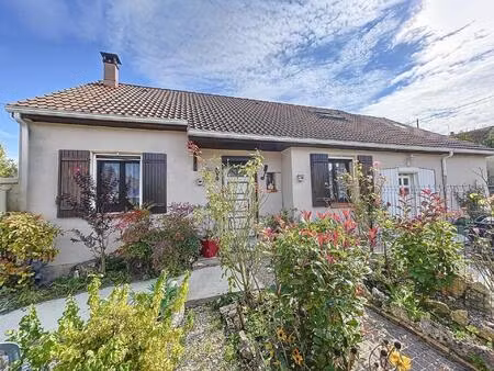 maison familiale avec studio indépendant et jardin arboré