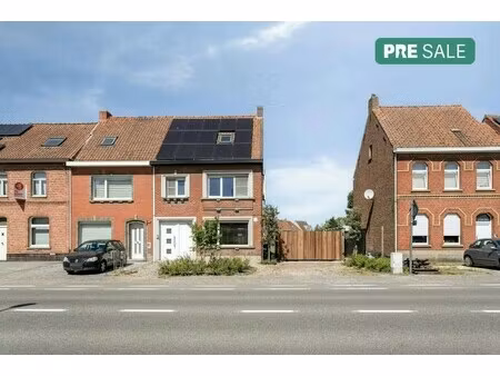 volledig gerenoveerd huis te waregem met aangename tuin