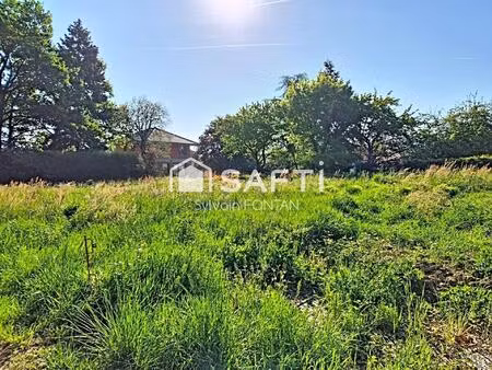 libre de constructeur  1035 m²  emprise au sol 213 m²