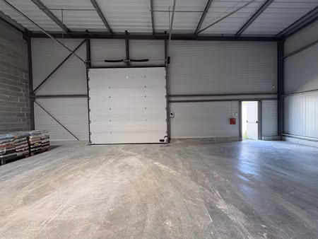 z.i nord de montaigu _ à louer entrepôt de 243 m2 de surfa