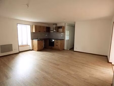 location appartement 3 pièces à tinténiac (35190) : à louer 3 pièces / 52m² tinténiac