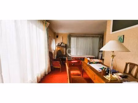 location bureaux et commerces à sainte-luce-sur-loire (44980) : à louer / 16m² sainte-luce
