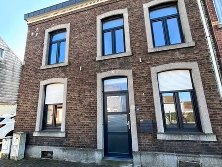 a louer  belle maison entièrement rénovée à fléron
