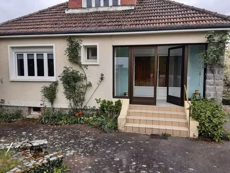 location meublée maison 3 pièces 74 m² à gueret (23000)  600 €