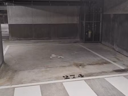 place de parking pmr en sous-sol – résidence récente sécurisée