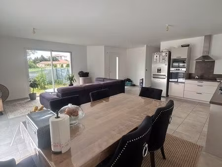 maison 90m² a louer