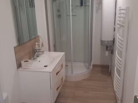 studio 26 m2 vide centre ville de langeac