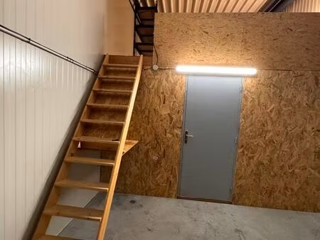 location box sécurisé – 45 m² (mezzanine incluse) – proche a10