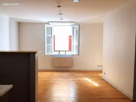 t2 - 42 m² - centre ville aurillac (rue baldeyrou)