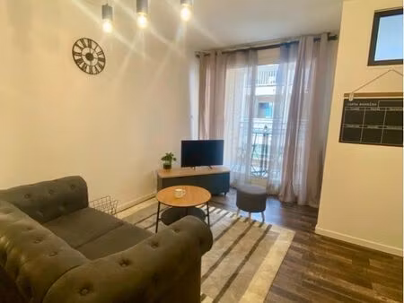t1 bis meublé de 29m2 avec terrasse - le tampon