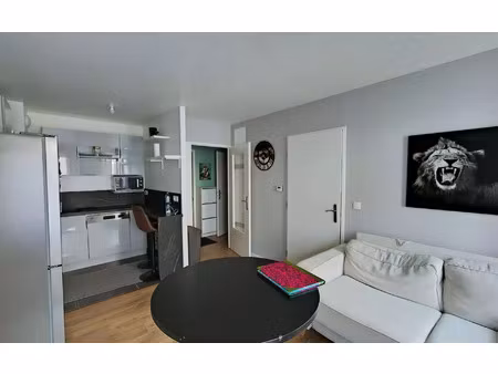 location appartement  37.26 m² t-2 à lille  777 €
