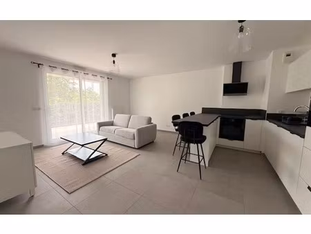 location appartement  65.37 m² t-3 à saint-genis-laval  1 370 €