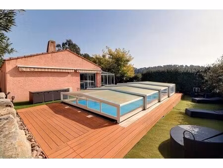 villa pierrefeu du var 4 pièce(s) 100 m2 de plain-pied sur terrain de 855m2 avec piscine .
