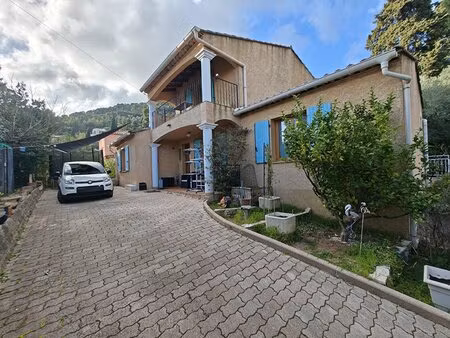 villa toulon est quartier des terres rouges 6 pièces 151 m2 sur terrain de 1290 m² avec...