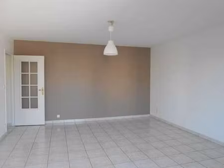 location appartement 2 pièces à caen (14000) : à louer 2 pièces / 43m² caen