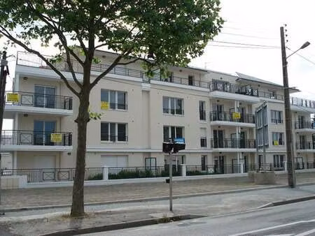 location appartement 3 pièces aux ponts-de-cé (49130) : à louer 3 pièces / 64m² les ponts-