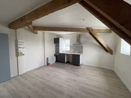 spacieux t2 refait à neuf