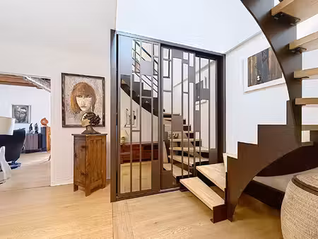 etoile centre historique. appartement 143 m² avec garage et extérieur dans bâtisse en pier
