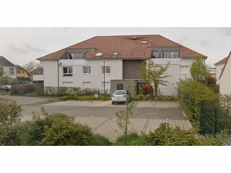 location appartement 3 pièces 77 m² à habsheim (68440)  946 €