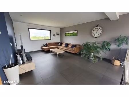 belle maison familiale de 2016 – 156 m² sur terrain de 1113 m²
