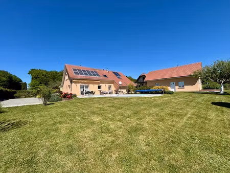 maison t7 avec garage et piscine sur 12 ares de terrain