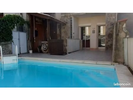 maison de village avec piscine et terrain attenant