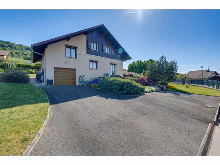 maison neuvecelle 5 pièces 109.25m² sur 1005m² de terrain au calme.