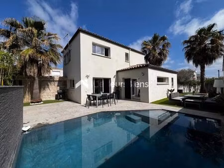 maison en impasse  piscine et 3 chambres