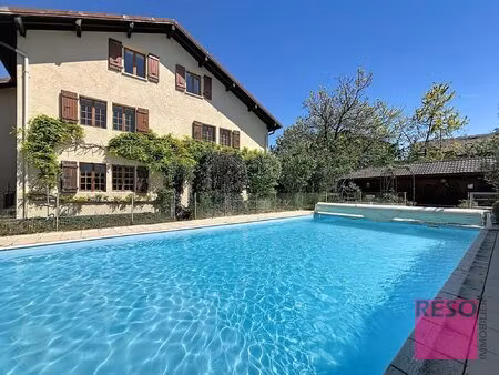 maison de caractère rénovée avec parc et piscine – valleiry