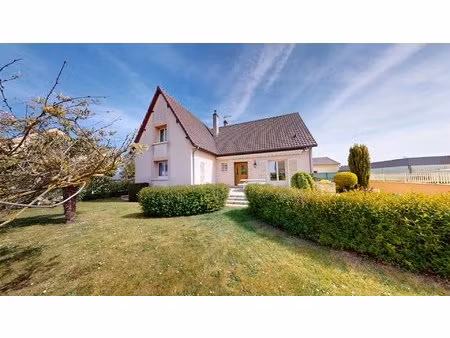 élégant pavillon avec sous-sol complet et garage