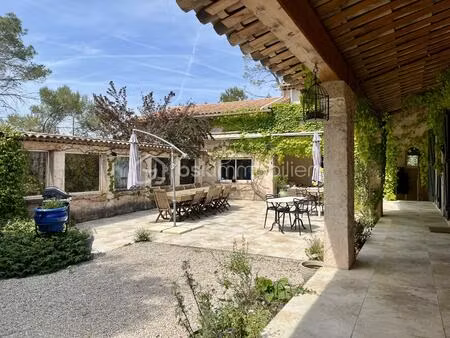 maison d architecte de 282 m² à saint-paul-en-foret