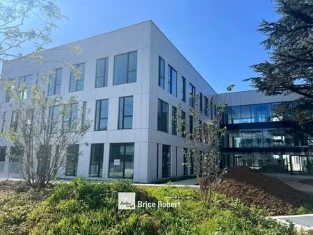 location bureaux 204 m² à 996 m²