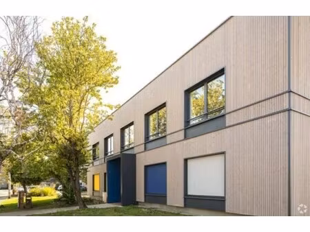 location bureaux 333 m² à 666 m²