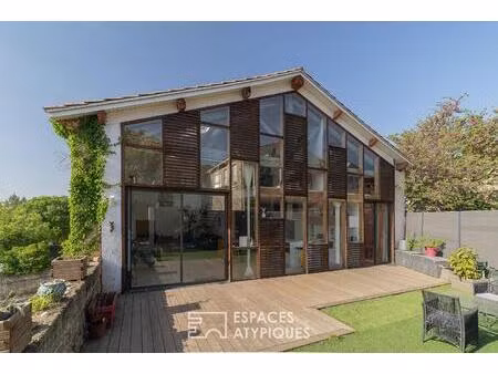 maison d' architecte  ancienne grange rénovée avec jardin