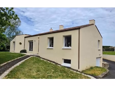 maison saint-philbert-de-bouaine m² t-5 à vendre  253 800 €