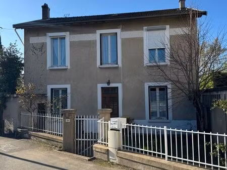 maison bourgeoise de 1870 - trévoux centre - 150 m² avec combles et annexe 54 m²