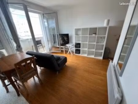 studio 1 pièce 30 m²