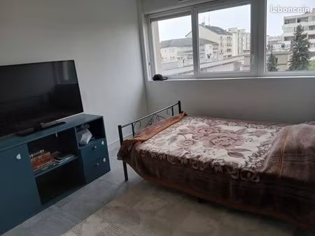 t2 proche frontière moillesulaz