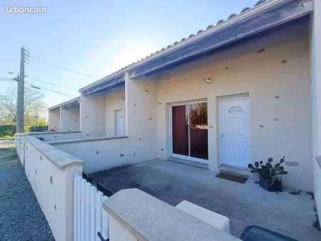 maison 1 chambre + extérieur