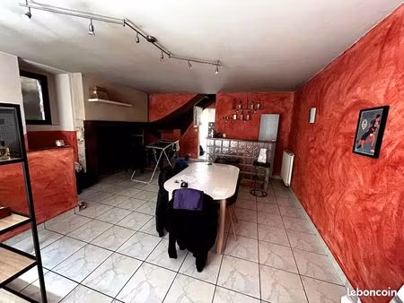 loue maison de bourg