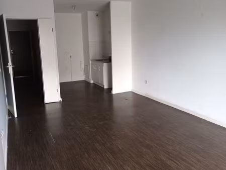 t3 avec balcon - lumineux et moderne  à visiter sans tarder
