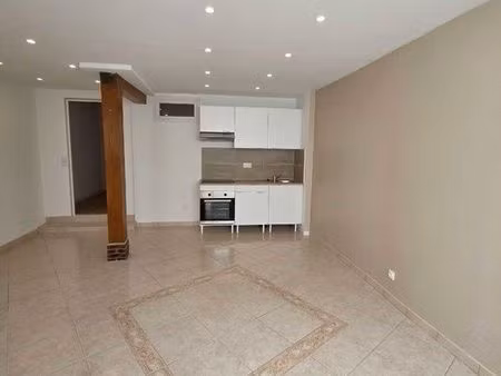 à louer – appartement 45 m² en centre-ville de châteauneuf-en-thymerais