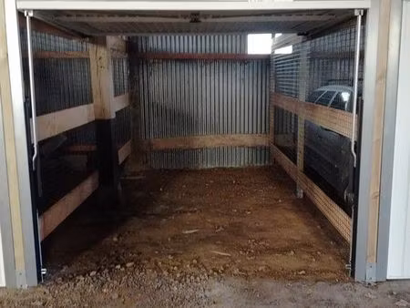 box garage parking chavagne 13 m²