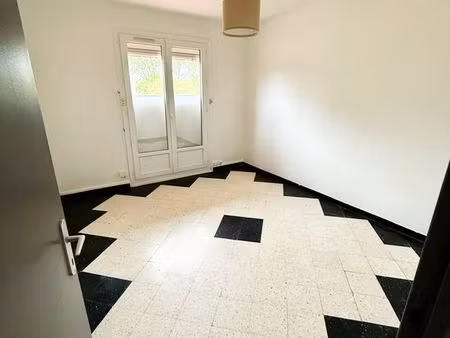 appartement p1 proche luma