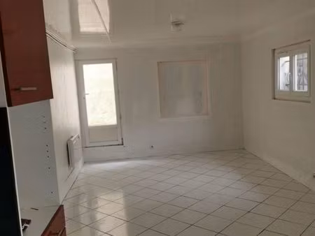 studio dans maison entrée privé