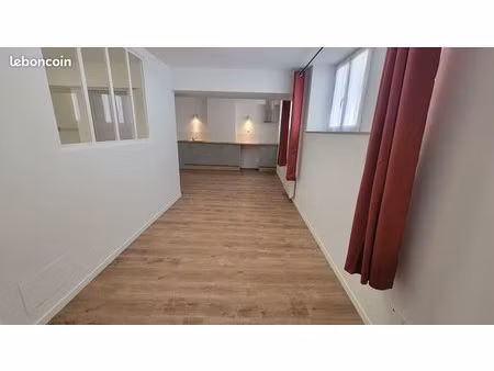 a deux pas du centre ville tous commerces  appartement de plain-pied entièrement rénové of