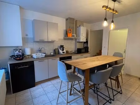 appartement dans maison mitoyenne